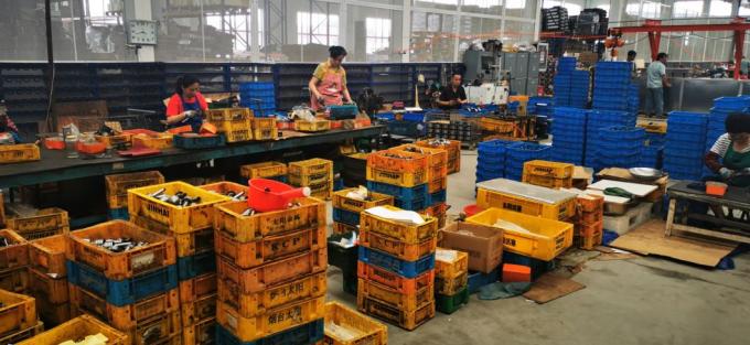 4顎の木製の旋盤の旋盤の付属品の木製の旋盤のチャック セットを工具セット 1