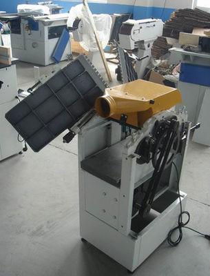 電気紡錘の形削り盤機械30mm木製の紡錘の形削り盤の横のレイアウト