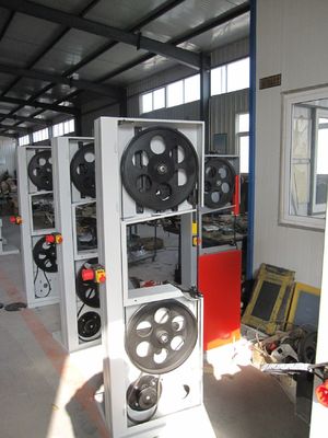 710mmは14インチの木製の切断バンド頑丈な縦バンド鋸機械を見た