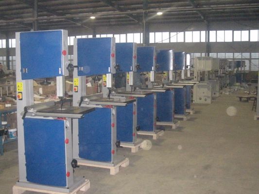 2HP縦の木製バンドは新しい条件木金属の切断の帯鋸を見た