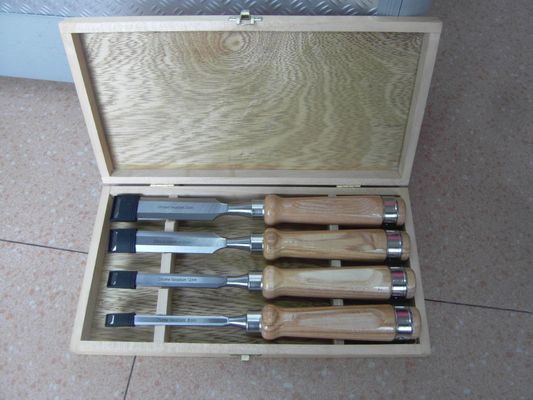 のみを切り分ける60crv木は140mmの木のハンドル材料を置いた