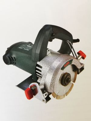 電気締切りは大理石のカッターに用具を使う