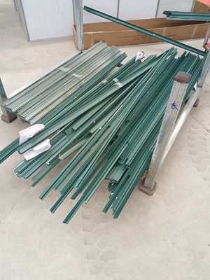 4ftの壁に取り付けられた温室は容易に趣味の家の温室を組み立てた