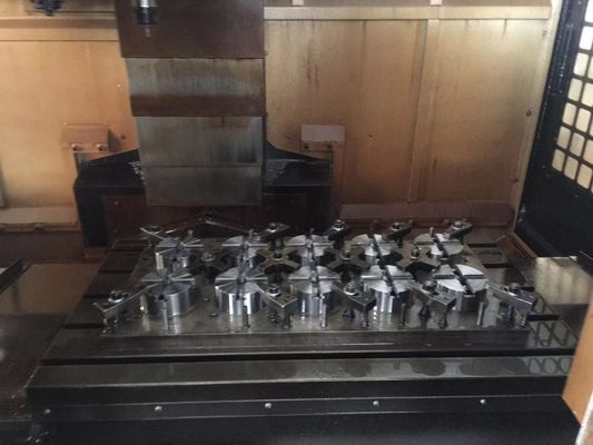 340mmのプログラム可能な金属の旋盤を回す表面の金属CNCの先を細くしなさい
