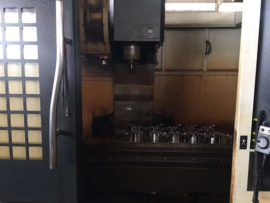 340mmのプログラム可能な金属の旋盤を回す表面の金属CNCの先を細くしなさい